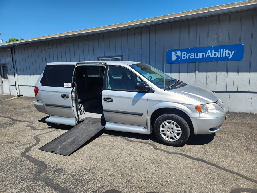 dodge grand caravan 2005 1D4GP24R25B309529 image dodge grand caravan 2005 1D4GP24R25B309529 image